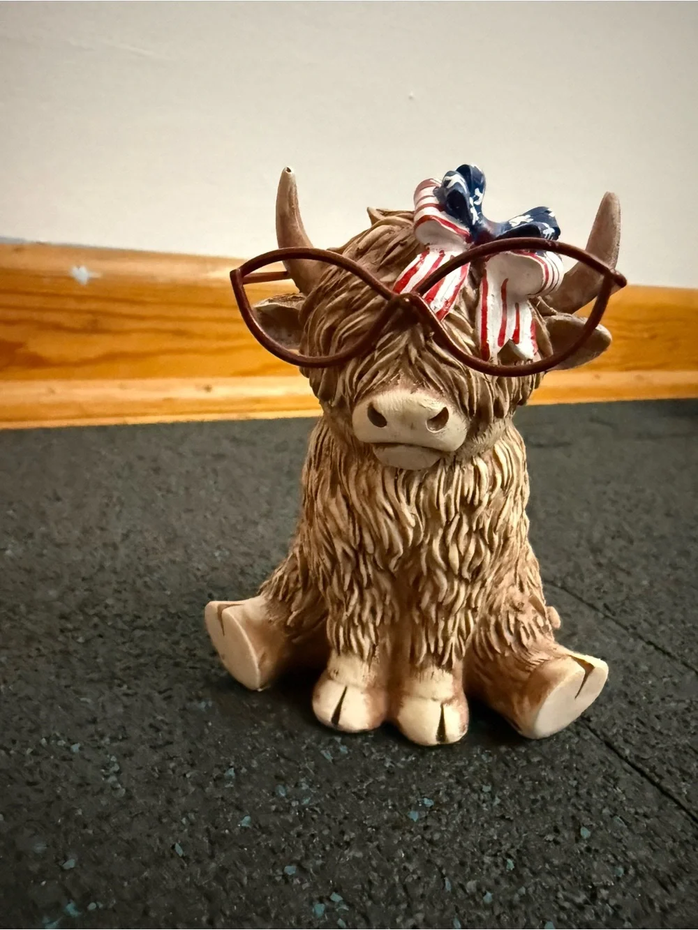 Patriotic Hyland Cow Decor - Picture 3 of 3